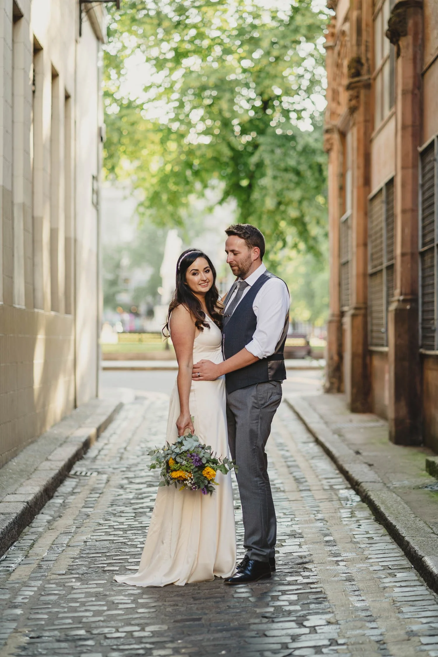  Geraldine and Greg’s cool wedding in the Treehouse at AMPM/Cabaret Supper Club in Belfast.  After their ceremony in Saintfield, we took the couple to Botanic Gardens in Belfast for their Wedding Photos.   