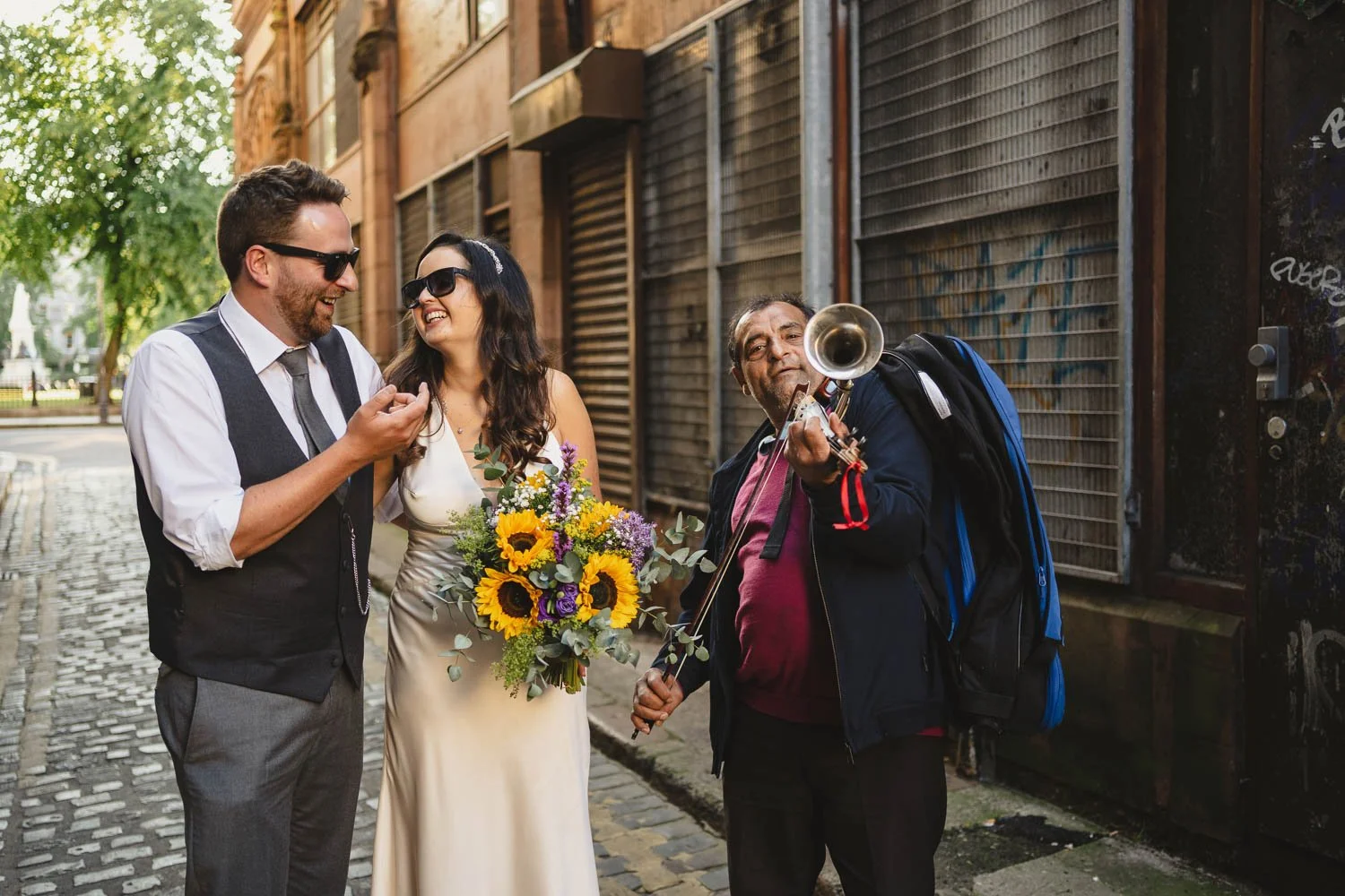  Geraldine and Greg’s cool wedding in the Treehouse at AMPM/Cabaret Supper Club in Belfast.  After their ceremony in Saintfield, we took the couple to Botanic Gardens in Belfast for their Wedding Photos.   