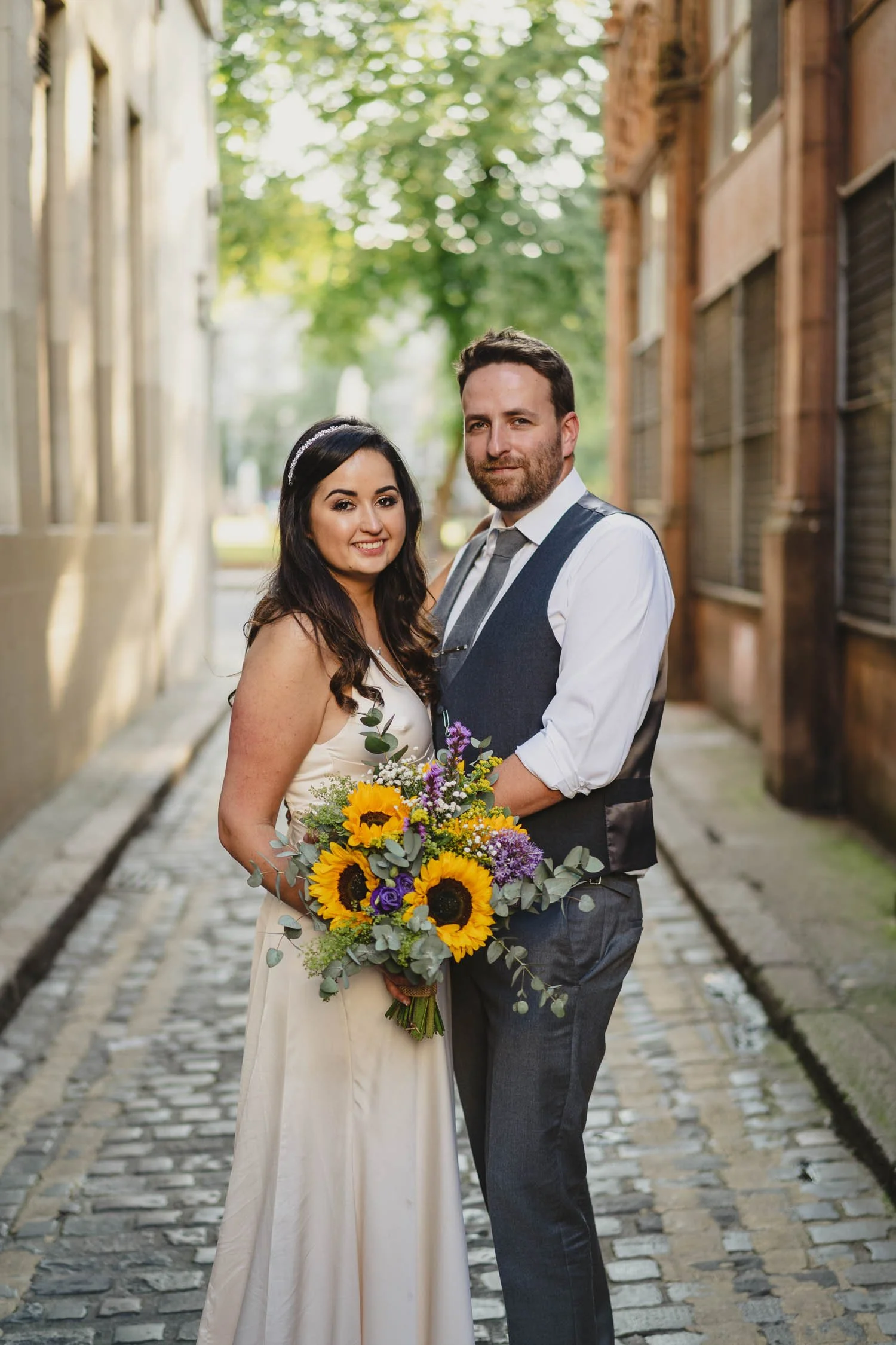  Geraldine and Greg’s cool wedding in the Treehouse at AMPM/Cabaret Supper Club in Belfast.  After their ceremony in Saintfield, we took the couple to Botanic Gardens in Belfast for their Wedding Photos.   