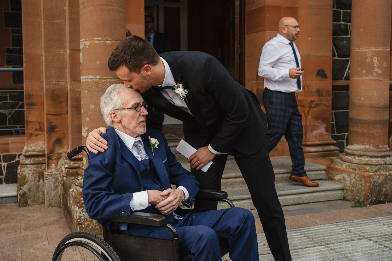  Anna and Josh’s gorgeous Autumn wedding in Omagh Meeting House at Cultra, with photos afterwards in the Ulster Folk and Transport Museum. The reception was in Cultra House with sparklers, sax and shenanigans! 