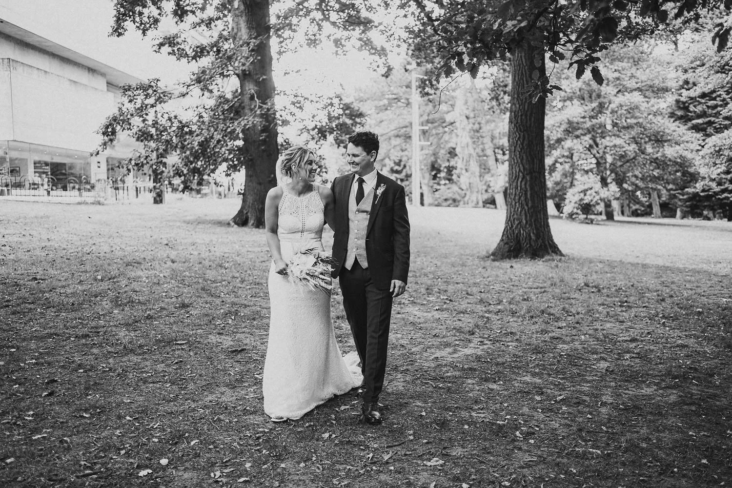 Sarah and Andrew 582.jpg