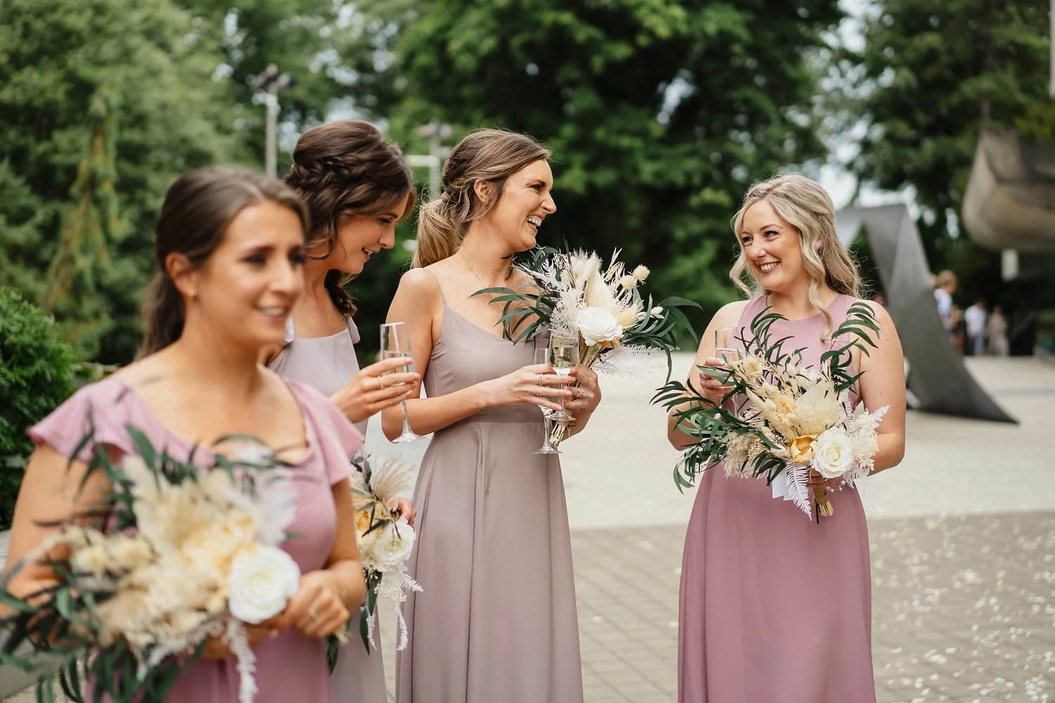 Sarah and Andrew 445.jpg