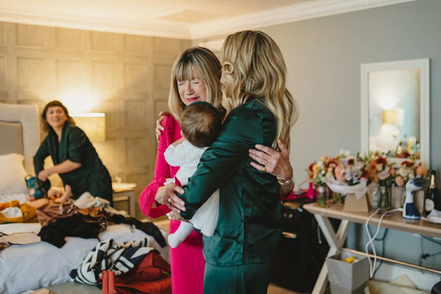  Laura and Alex from Inbetween Days photography got married in Brighton in 2021. They got ready in the Grand Hotel Brighton with a same-sex wedding ceremony in Brighton Town Hall.  A dinner with close friends in Med Brighton was followed by a LOT of 