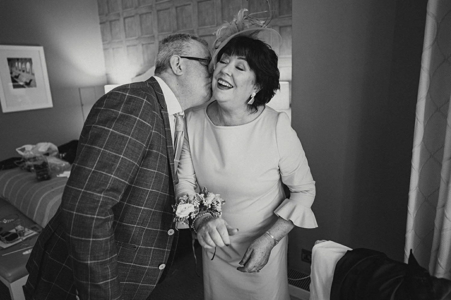  Laura and Alex from Inbetween Days photography got married in Brighton in 2021. They got ready in the Grand Hotel Brighton with a same-sex wedding ceremony in Brighton Town Hall.  A dinner with close friends in Med Brighton was followed by a LOT of 