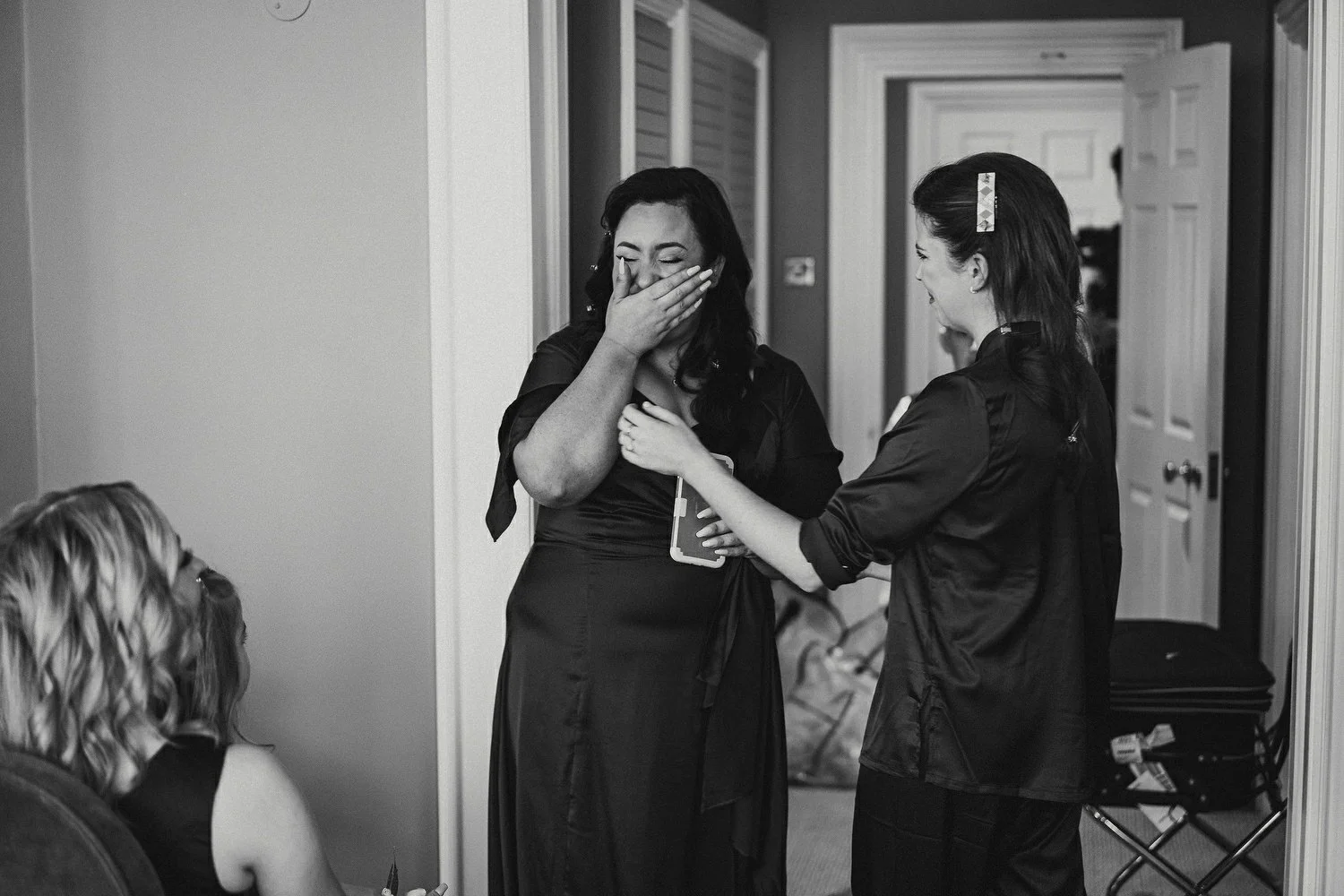  Laura and Alex from Inbetween Days photography got married in Brighton in 2021. They got ready in the Grand Hotel Brighton with a same-sex wedding ceremony in Brighton Town Hall.  A dinner with close friends in Med Brighton was followed by a LOT of 