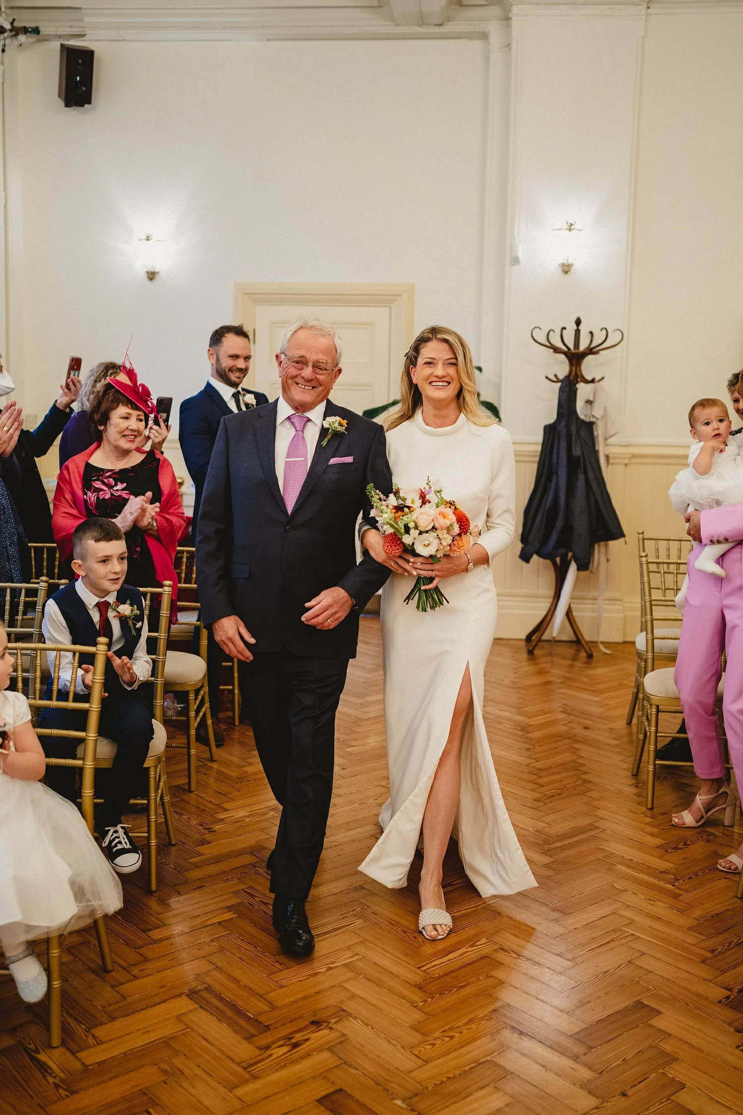  Laura and Alex from Inbetween Days photography got married in Brighton in 2021. They got ready in the Grand Hotel Brighton with a same-sex wedding ceremony in Brighton Town Hall.  A dinner with close friends in Med Brighton was followed by a LOT of 