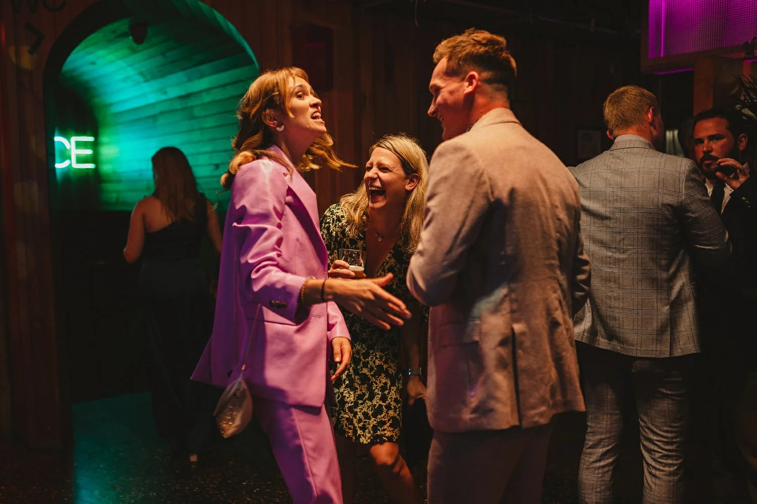  Laura and Alex from Inbetween Days photography got married in Brighton in 2021. They got ready in the Grand Hotel Brighton with a same-sex wedding ceremony in Brighton Town Hall.  A dinner with close friends in Med Brighton was followed by a LOT of 