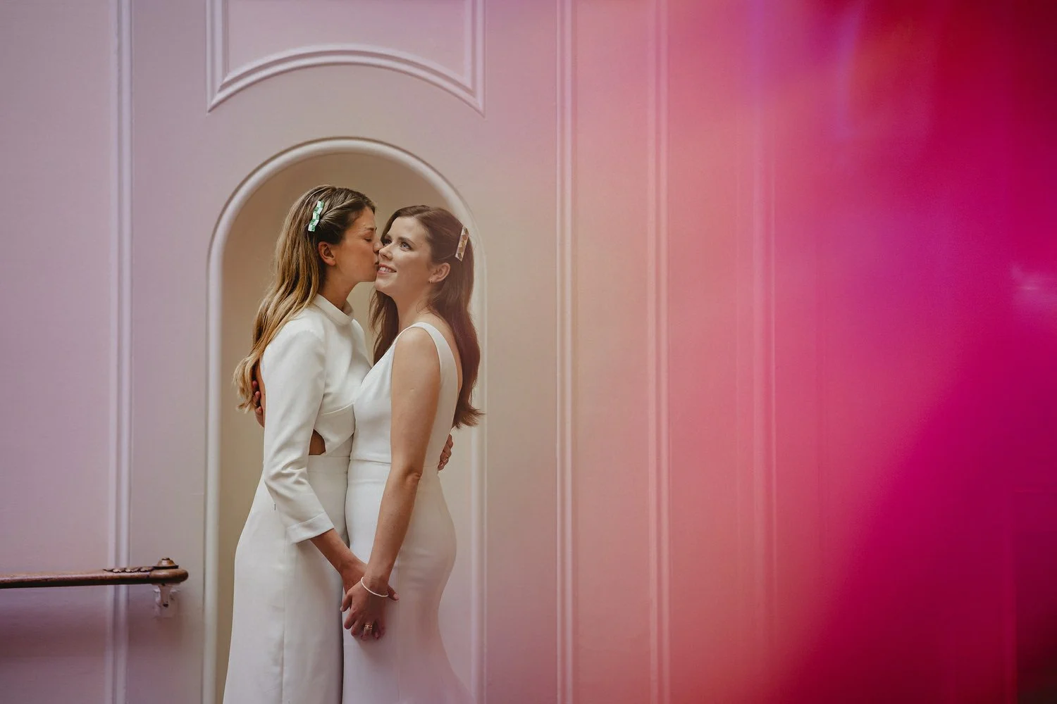  Laura and Alex from Inbetween Days photography got married in Brighton in 2021. They got ready in the Grand Hotel Brighton with a same-sex wedding ceremony in Brighton Town Hall.  A dinner with close friends in Med Brighton was followed by a LOT of 