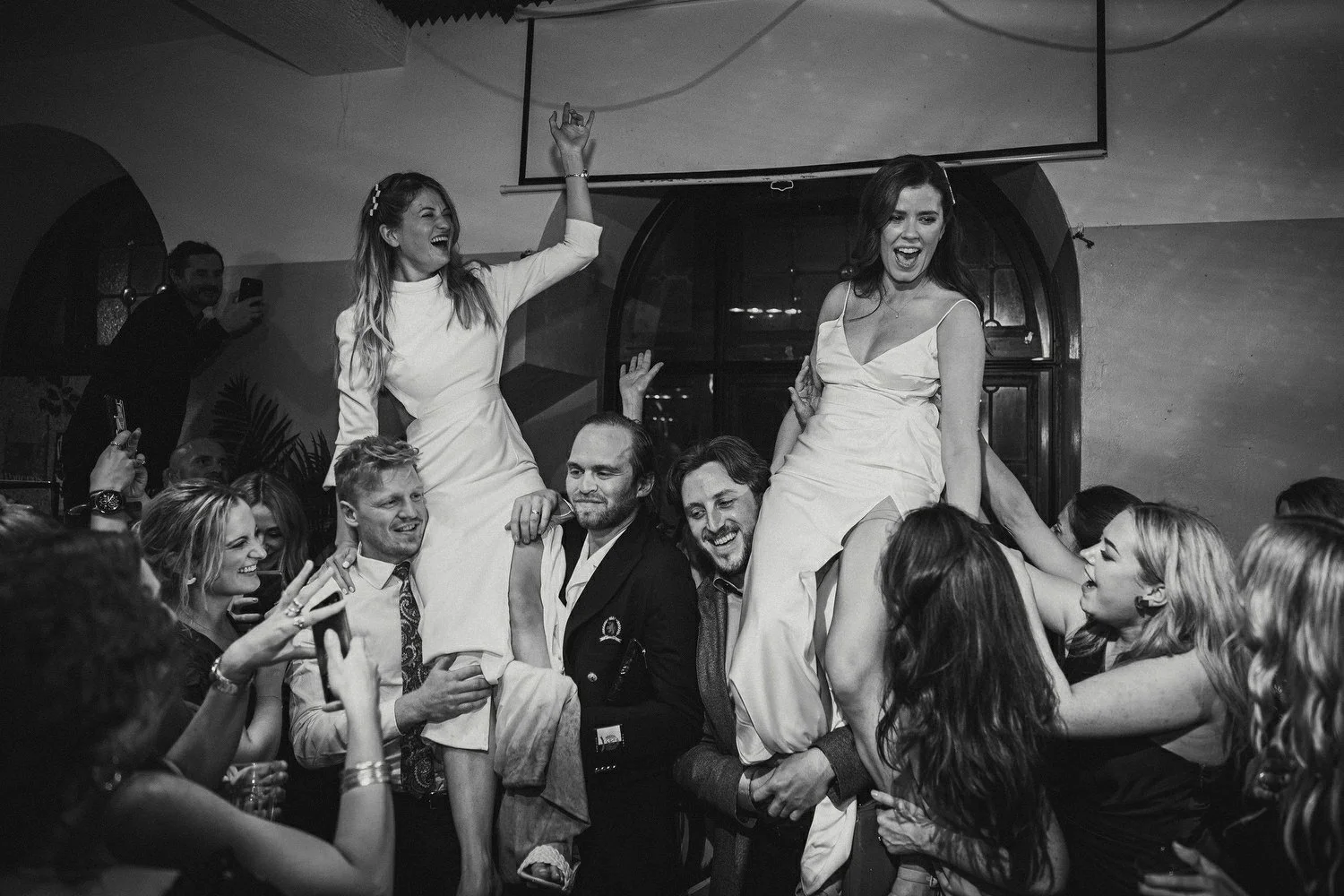  Laura and Alex from Inbetween Days photography got married in Brighton in 2021. They got ready in the Grand Hotel Brighton with a same-sex wedding ceremony in Brighton Town Hall.  A dinner with close friends in Med Brighton was followed by a LOT of 