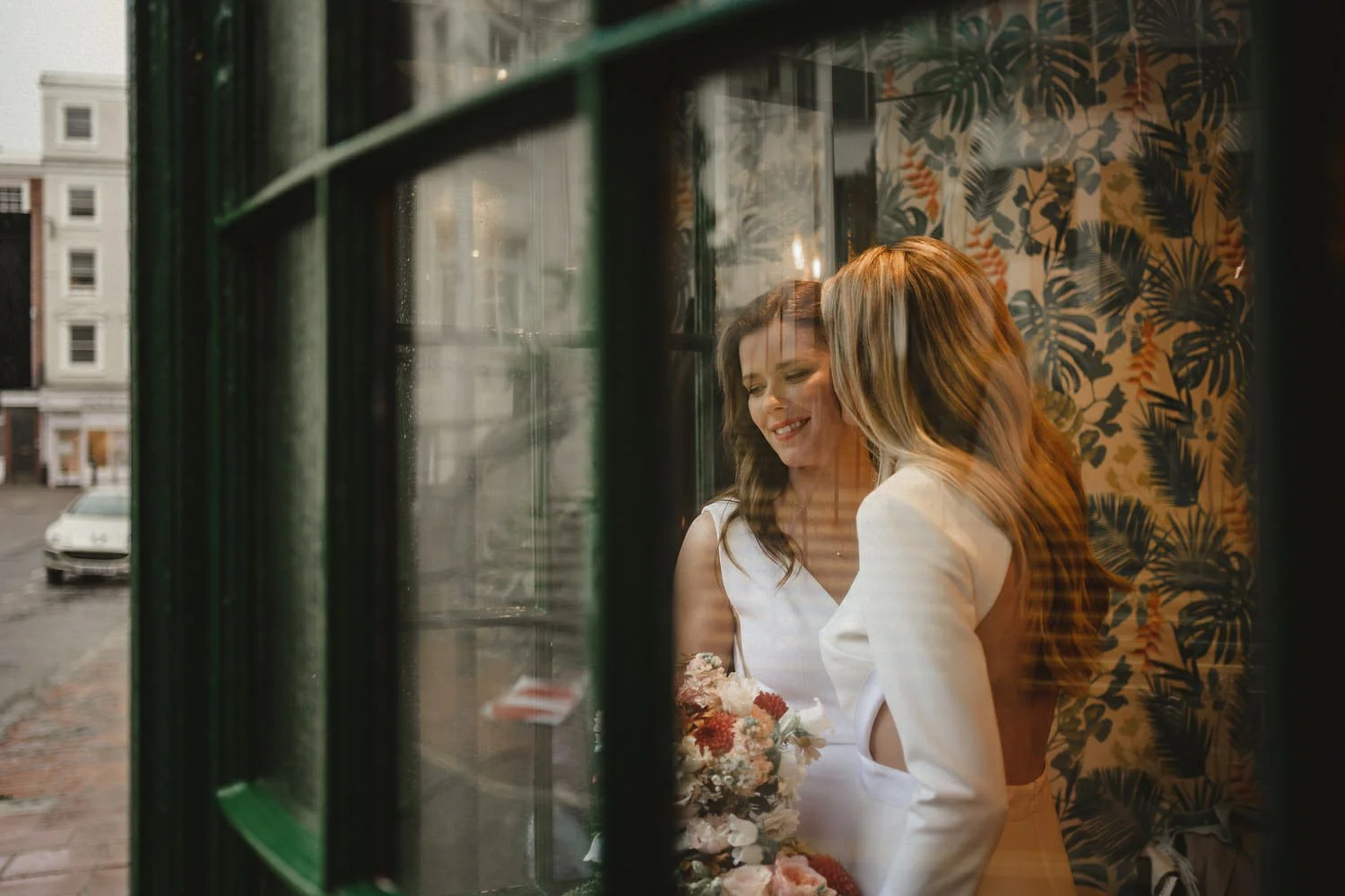  Laura and Alex from Inbetween Days photography got married in Brighton in 2021. They got ready in the Grand Hotel Brighton with a same-sex wedding ceremony in Brighton Town Hall.  A dinner with close friends in Med Brighton was followed by a LOT of 