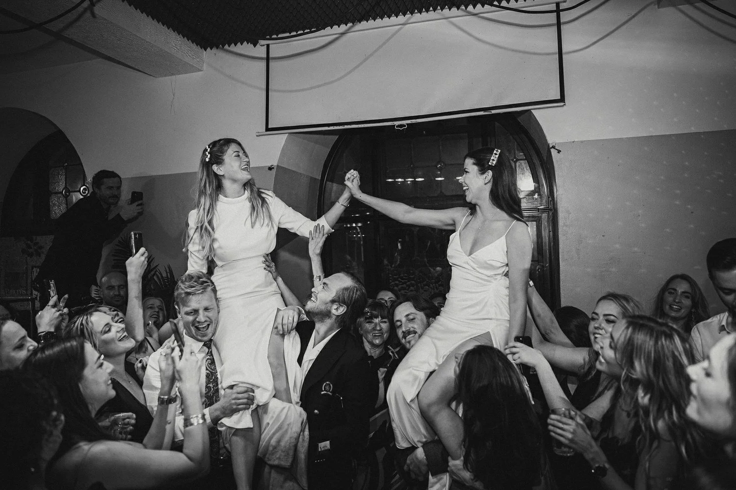  Laura and Alex from Inbetween Days photography got married in Brighton in 2021. They got ready in the Grand Hotel Brighton with a same-sex wedding ceremony in Brighton Town Hall.  A dinner with close friends in Med Brighton was followed by a LOT of 