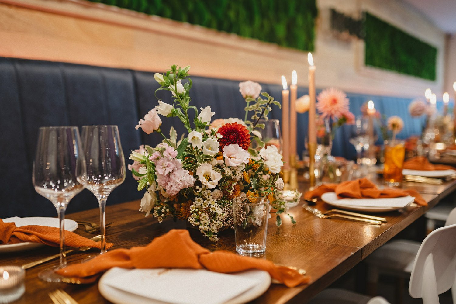  Laura and Alex from Inbetween Days photography got married in Brighton in 2021. They got ready in the Grand Hotel Brighton with a same-sex wedding ceremony in Brighton Town Hall.  A dinner with close friends in Med Brighton was followed by a LOT of 