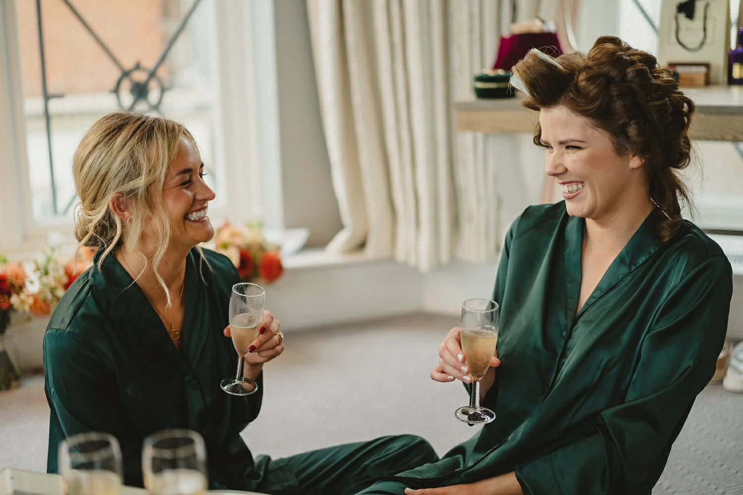  Laura and Alex from Inbetween Days photography got married in Brighton in 2021. They got ready in the Grand Hotel Brighton with a same-sex wedding ceremony in Brighton Town Hall.  A dinner with close friends in Med Brighton was followed by a LOT of 