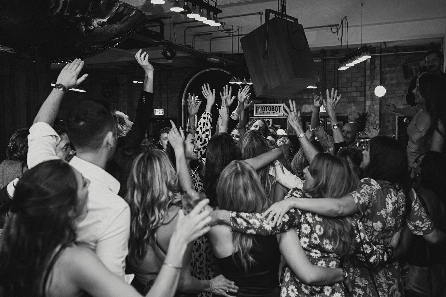  Laura and Alex from Inbetween Days photography got married in Brighton in 2021. They got ready in the Grand Hotel Brighton with a same-sex wedding ceremony in Brighton Town Hall.  A dinner with close friends in Med Brighton was followed by a LOT of 