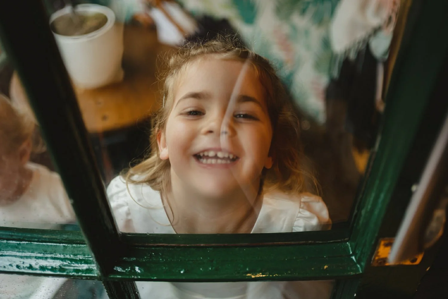  Laura and Alex from Inbetween Days photography got married in Brighton in 2021. They got ready in the Grand Hotel Brighton with a same-sex wedding ceremony in Brighton Town Hall.  A dinner with close friends in Med Brighton was followed by a LOT of 