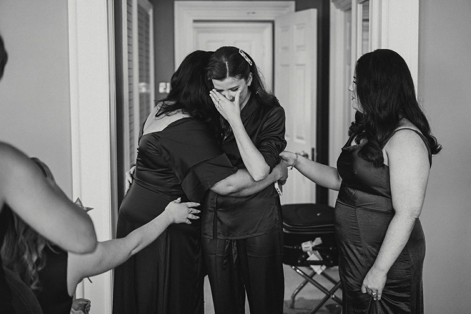  Laura and Alex from Inbetween Days photography got married in Brighton in 2021. They got ready in the Grand Hotel Brighton with a same-sex wedding ceremony in Brighton Town Hall.  A dinner with close friends in Med Brighton was followed by a LOT of 