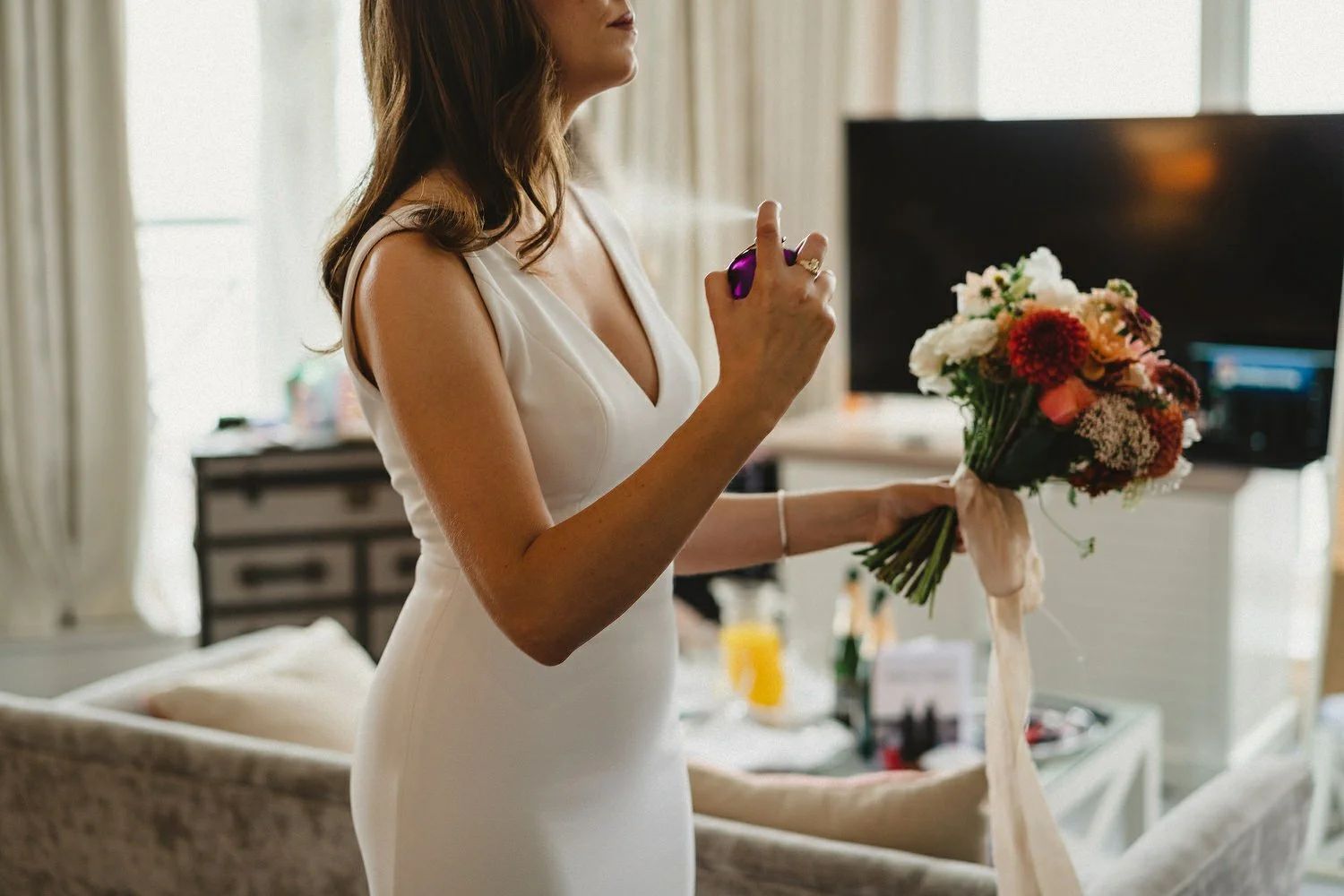  Laura and Alex from Inbetween Days photography got married in Brighton in 2021. They got ready in the Grand Hotel Brighton with a same-sex wedding ceremony in Brighton Town Hall.  A dinner with close friends in Med Brighton was followed by a LOT of 