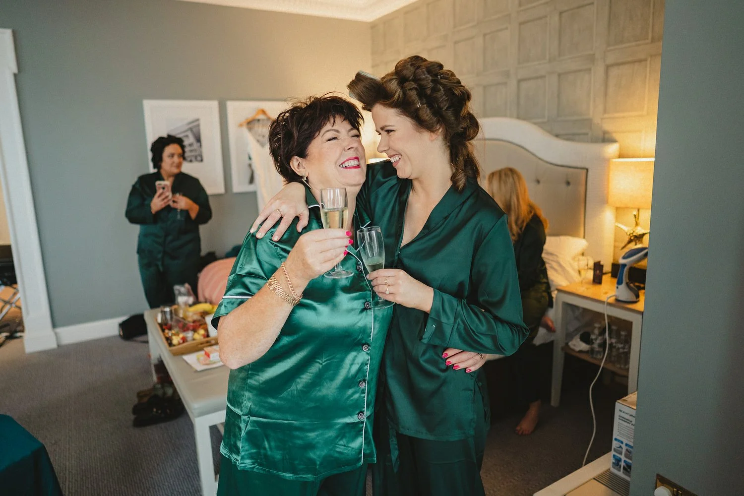 Laura and Alex from Inbetween Days photography got married in Brighton in 2021. They got ready in the Grand Hotel Brighton with a same-sex wedding ceremony in Brighton Town Hall.  A dinner with close friends in Med Brighton was followed by a LOT of 