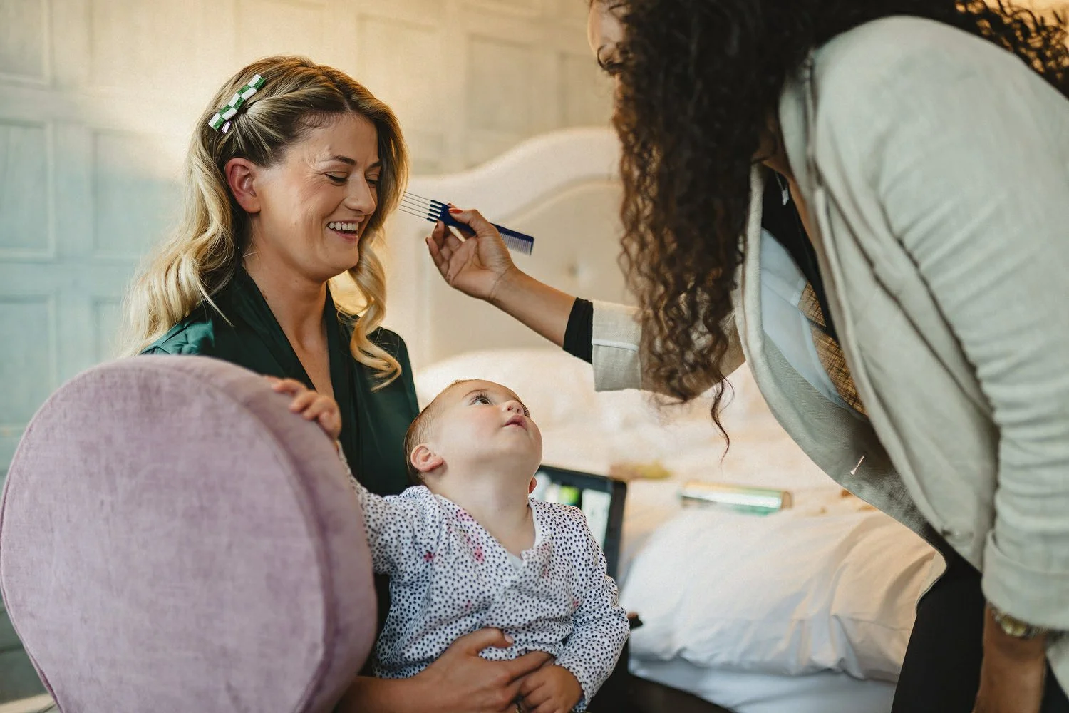  Laura and Alex from Inbetween Days photography got married in Brighton in 2021. They got ready in the Grand Hotel Brighton with a same-sex wedding ceremony in Brighton Town Hall.  A dinner with close friends in Med Brighton was followed by a LOT of 