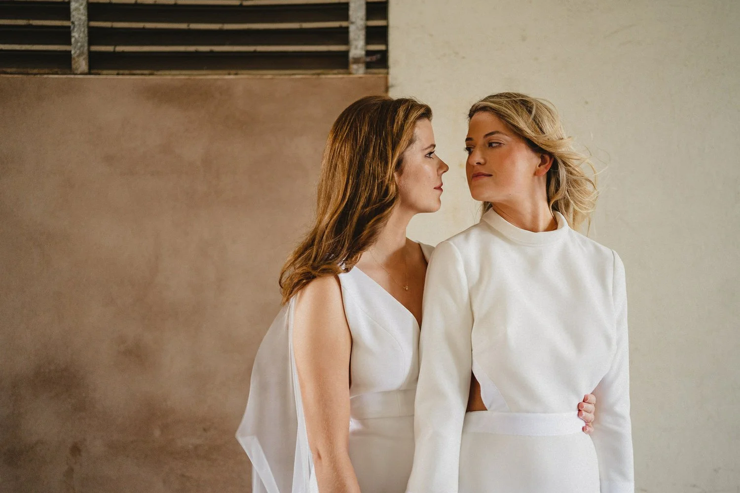  Laura and Alex from Inbetween Days photography got married in Brighton in 2021. They got ready in the Grand Hotel Brighton with a same-sex wedding ceremony in Brighton Town Hall.  A dinner with close friends in Med Brighton was followed by a LOT of 