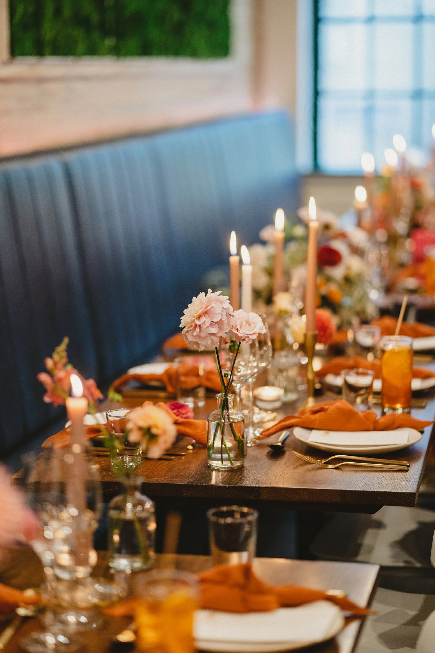  Laura and Alex from Inbetween Days photography got married in Brighton in 2021. They got ready in the Grand Hotel Brighton with a same-sex wedding ceremony in Brighton Town Hall.  A dinner with close friends in Med Brighton was followed by a LOT of 