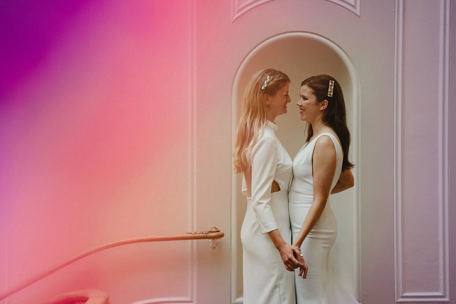  Laura and Alex from Inbetween Days photography got married in Brighton in 2021. They got ready in the Grand Hotel Brighton with a same-sex wedding ceremony in Brighton Town Hall.  A dinner with close friends in Med Brighton was followed by a LOT of 
