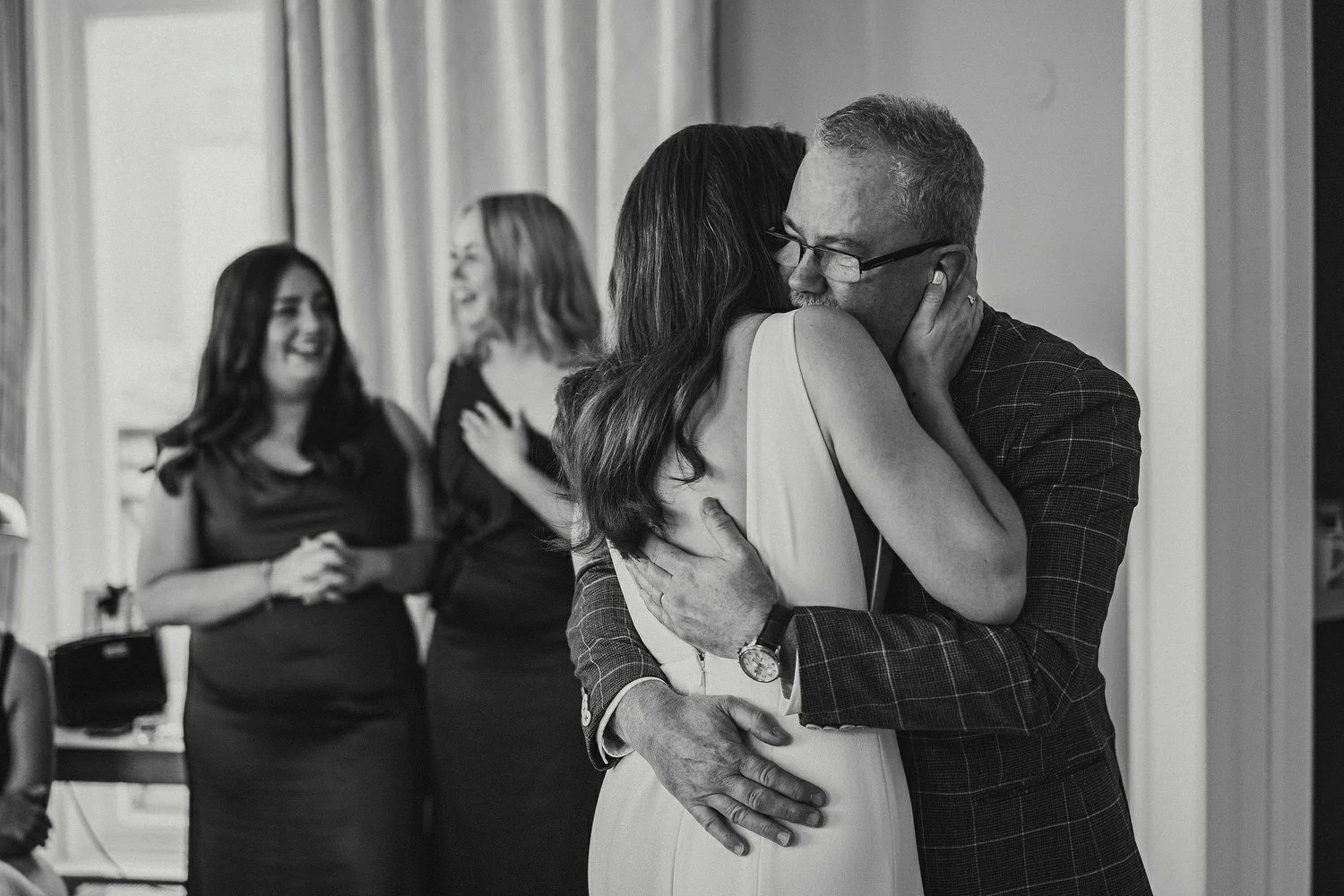  Laura and Alex from Inbetween Days photography got married in Brighton in 2021. They got ready in the Grand Hotel Brighton with a same-sex wedding ceremony in Brighton Town Hall.  A dinner with close friends in Med Brighton was followed by a LOT of 