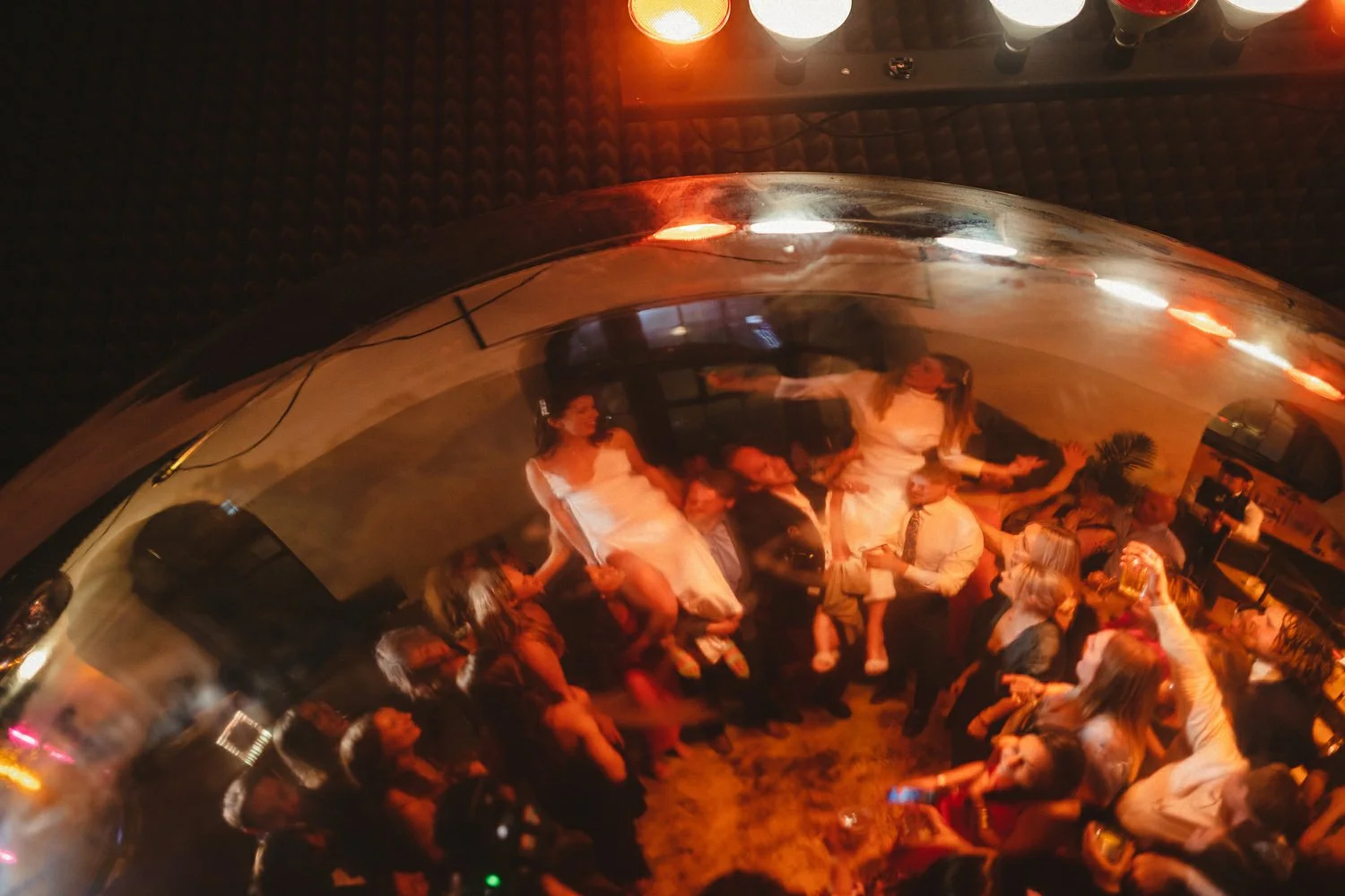  Laura and Alex from Inbetween Days photography got married in Brighton in 2021. They got ready in the Grand Hotel Brighton with a same-sex wedding ceremony in Brighton Town Hall.  A dinner with close friends in Med Brighton was followed by a LOT of 