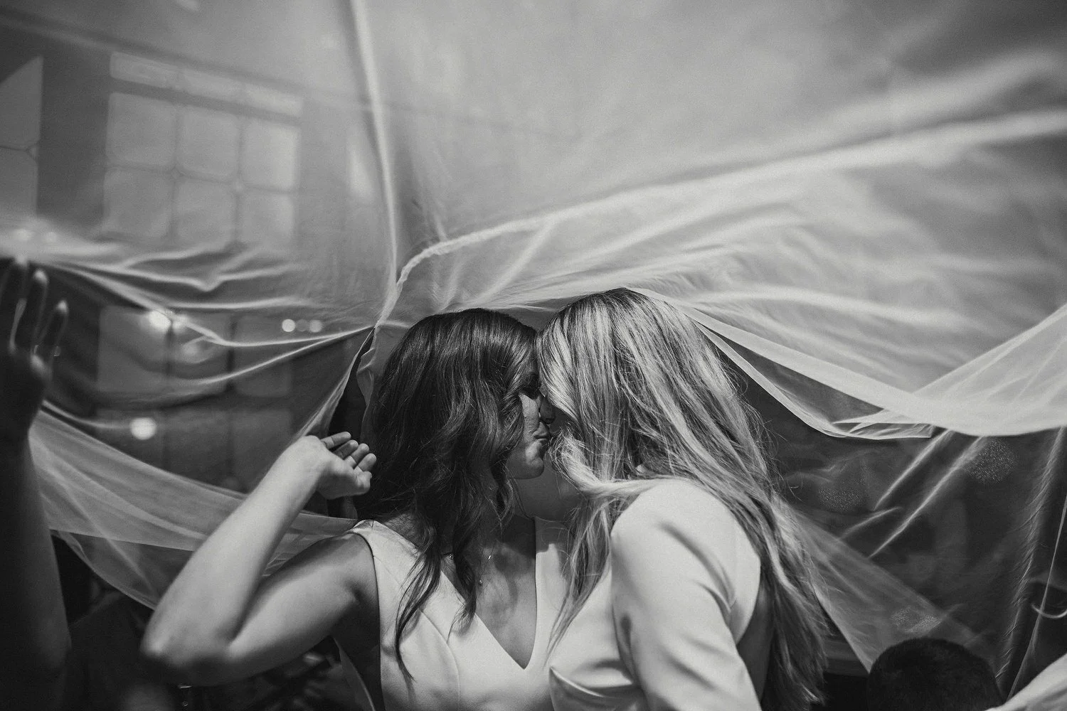  Laura and Alex from Inbetween Days photography got married in Brighton in 2021. They got ready in the Grand Hotel Brighton with a same-sex wedding ceremony in Brighton Town Hall.  A dinner with close friends in Med Brighton was followed by a LOT of 