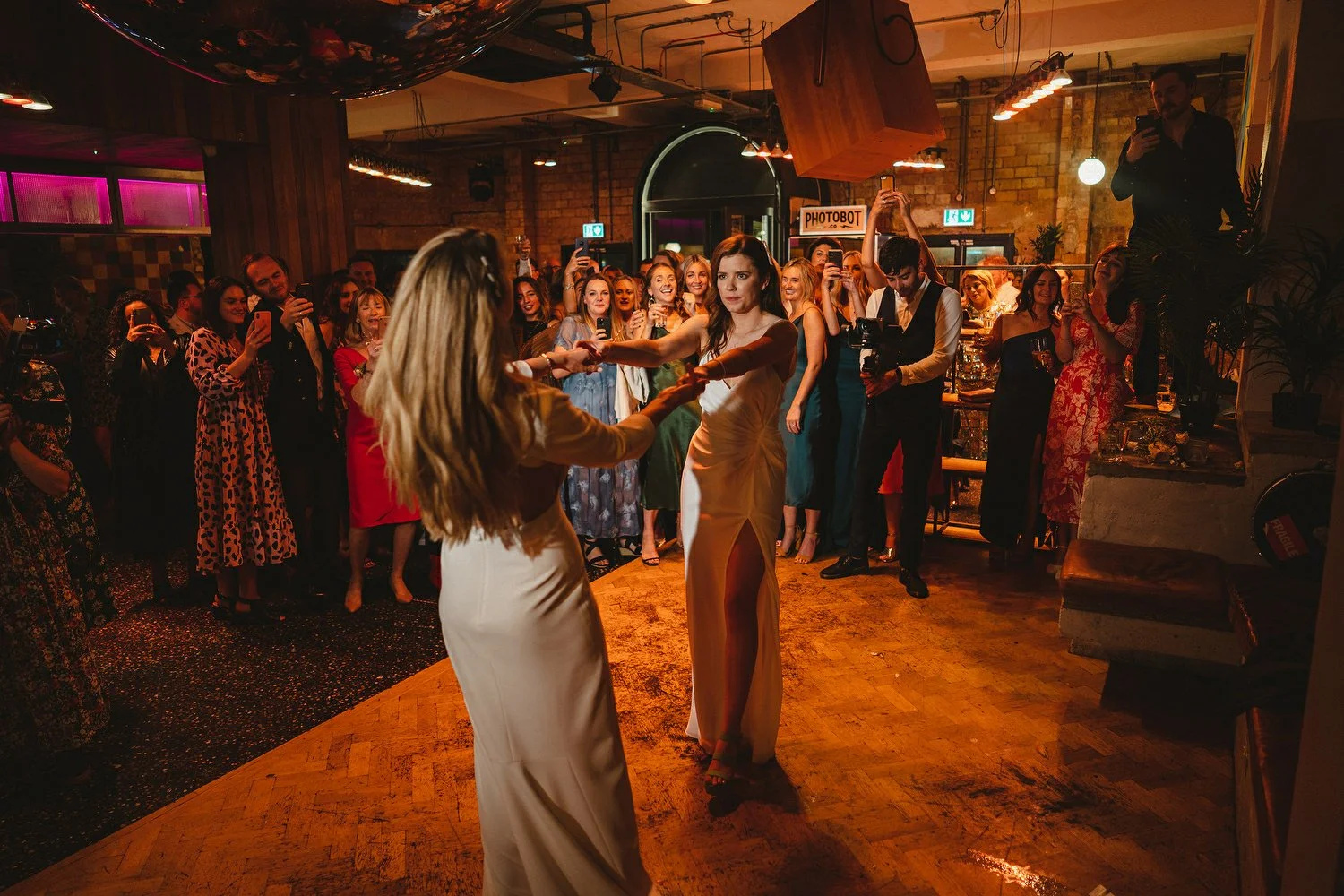  Laura and Alex from Inbetween Days photography got married in Brighton in 2021. They got ready in the Grand Hotel Brighton with a same-sex wedding ceremony in Brighton Town Hall.  A dinner with close friends in Med Brighton was followed by a LOT of 