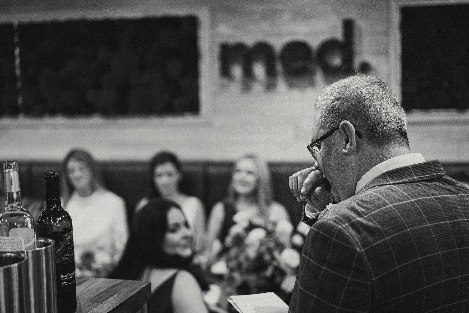  Laura and Alex from Inbetween Days photography got married in Brighton in 2021. They got ready in the Grand Hotel Brighton with a same-sex wedding ceremony in Brighton Town Hall.  A dinner with close friends in Med Brighton was followed by a LOT of 