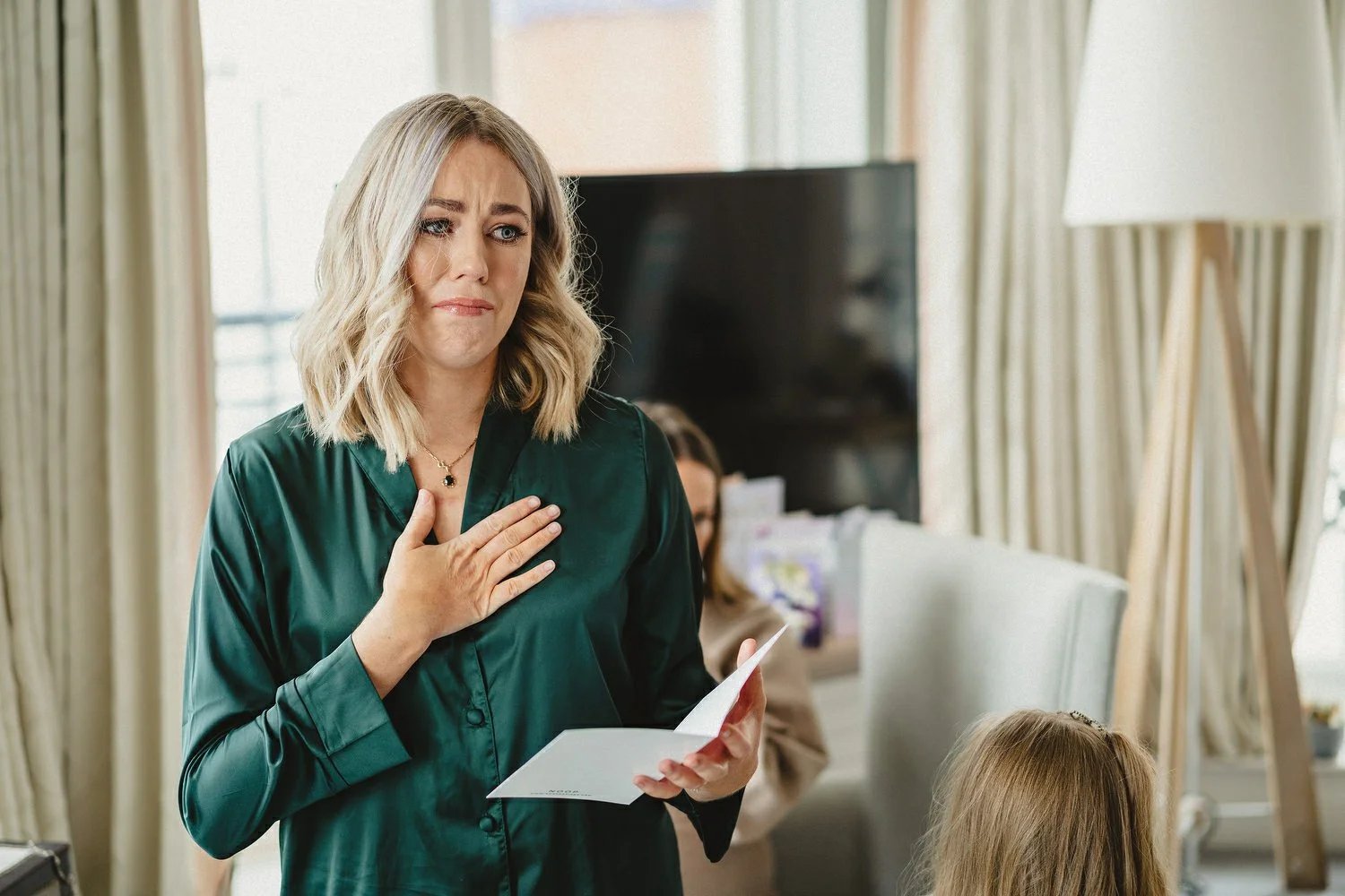  Laura and Alex from Inbetween Days photography got married in Brighton in 2021. They got ready in the Grand Hotel Brighton with a same-sex wedding ceremony in Brighton Town Hall.  A dinner with close friends in Med Brighton was followed by a LOT of 