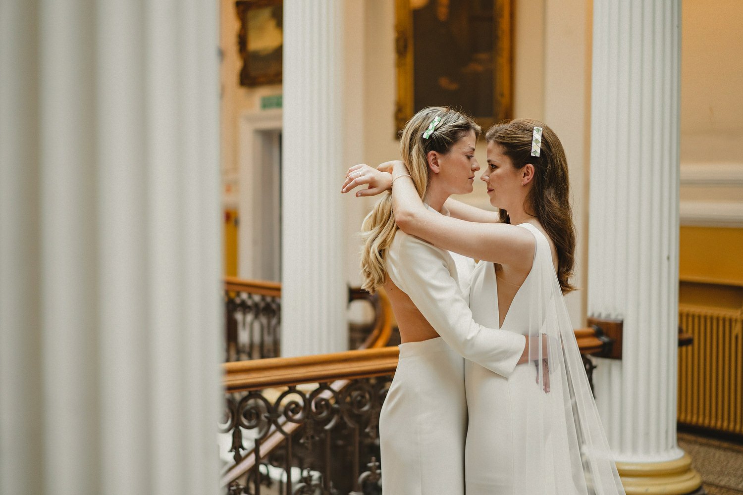  Laura and Alex from Inbetween Days photography got married in Brighton in 2021. They got ready in the Grand Hotel Brighton with a same-sex wedding ceremony in Brighton Town Hall.  A dinner with close friends in Med Brighton was followed by a LOT of 