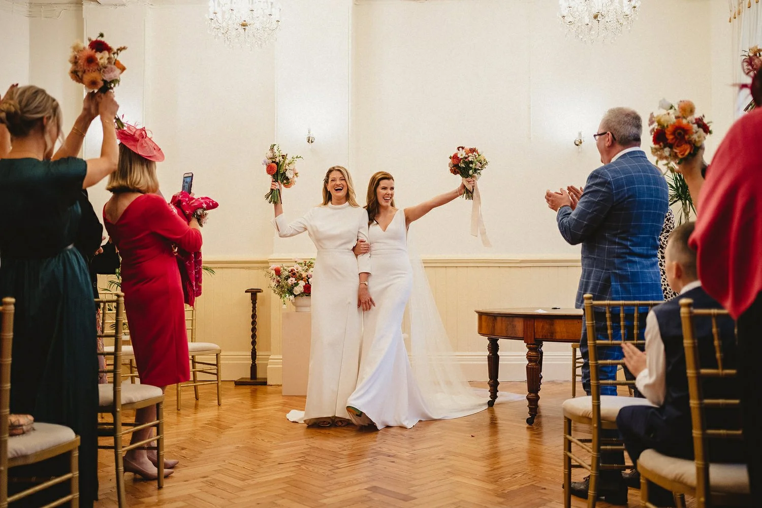  Laura and Alex from Inbetween Days photography got married in Brighton in 2021. They got ready in the Grand Hotel Brighton with a same-sex wedding ceremony in Brighton Town Hall.  A dinner with close friends in Med Brighton was followed by a LOT of 