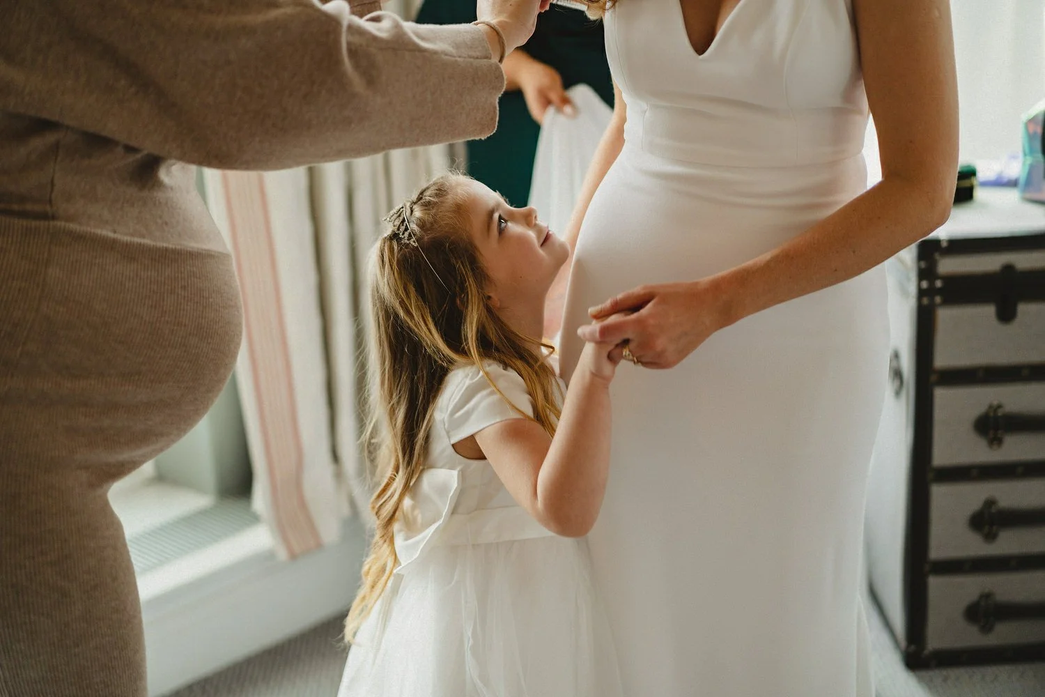  Laura and Alex from Inbetween Days photography got married in Brighton in 2021. They got ready in the Grand Hotel Brighton with a same-sex wedding ceremony in Brighton Town Hall.  A dinner with close friends in Med Brighton was followed by a LOT of 