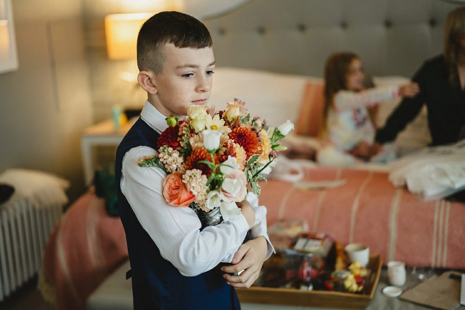  Laura and Alex from Inbetween Days photography got married in Brighton in 2021. They got ready in the Grand Hotel Brighton with a same-sex wedding ceremony in Brighton Town Hall.  A dinner with close friends in Med Brighton was followed by a LOT of 