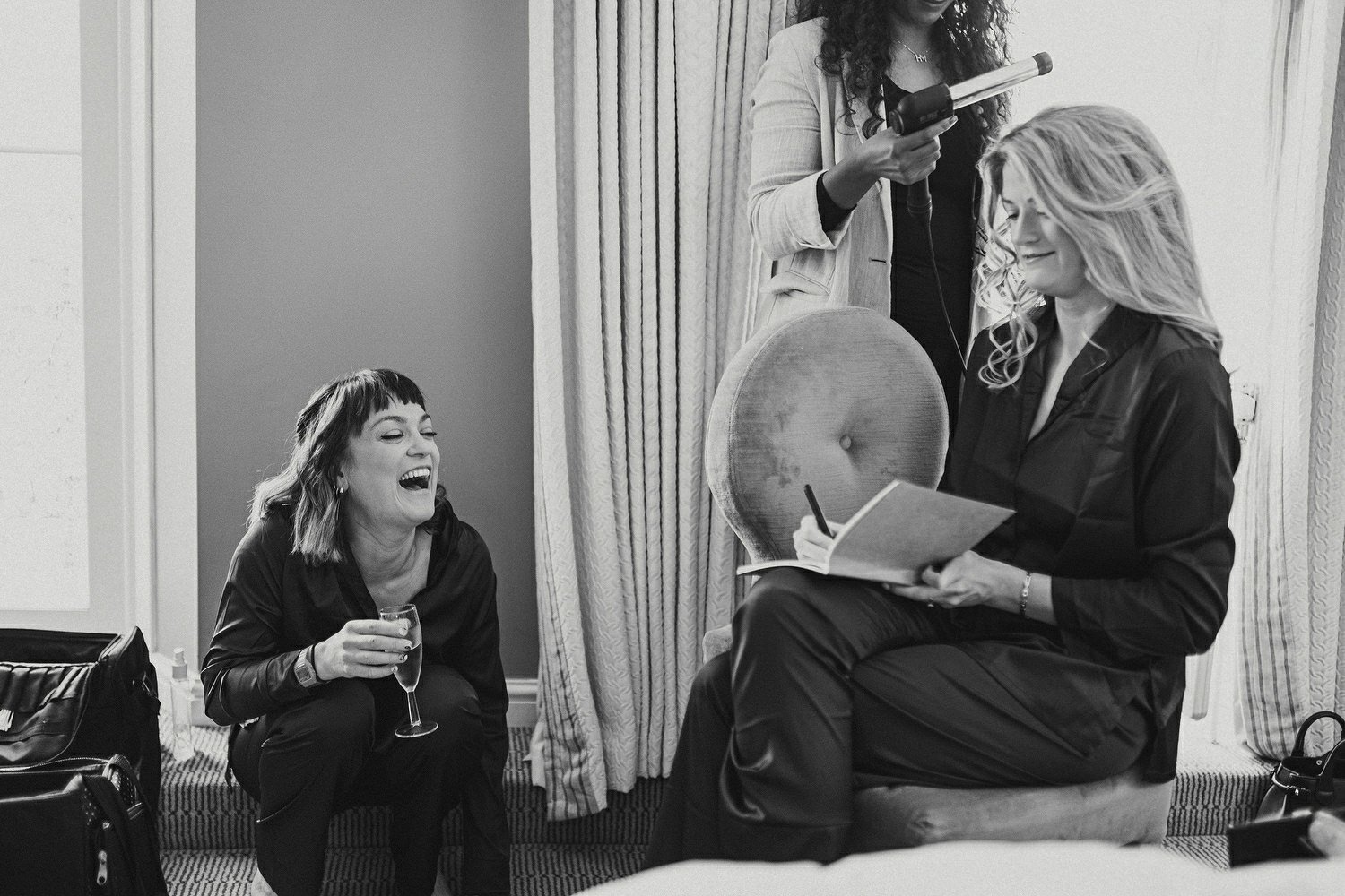  Laura and Alex from Inbetween Days photography got married in Brighton in 2021. They got ready in the Grand Hotel Brighton with a same-sex wedding ceremony in Brighton Town Hall.  A dinner with close friends in Med Brighton was followed by a LOT of 