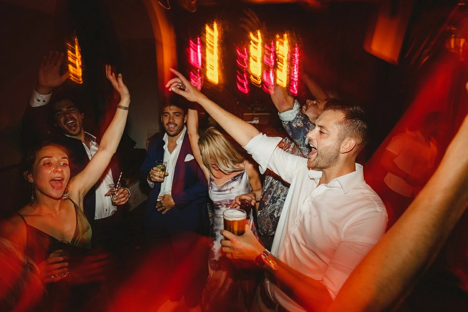  Laura and Alex from Inbetween Days photography got married in Brighton in 2021. They got ready in the Grand Hotel Brighton with a same-sex wedding ceremony in Brighton Town Hall.  A dinner with close friends in Med Brighton was followed by a LOT of 