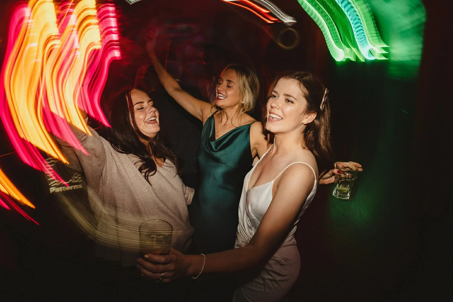  Laura and Alex from Inbetween Days photography got married in Brighton in 2021. They got ready in the Grand Hotel Brighton with a same-sex wedding ceremony in Brighton Town Hall.  A dinner with close friends in Med Brighton was followed by a LOT of 