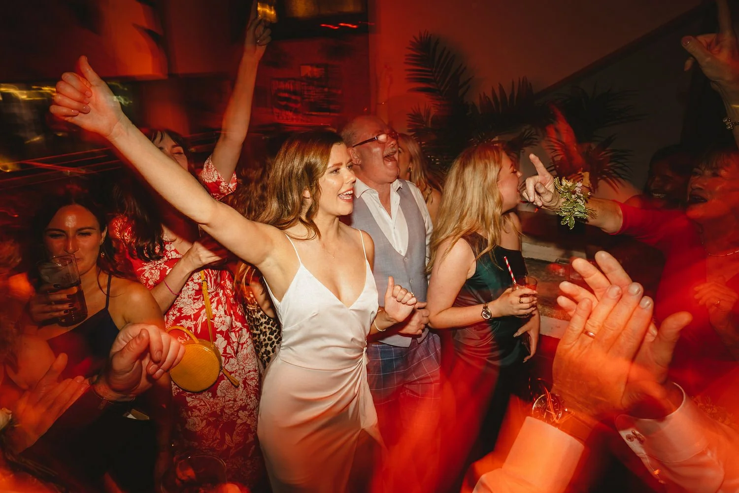  Laura and Alex from Inbetween Days photography got married in Brighton in 2021. They got ready in the Grand Hotel Brighton with a same-sex wedding ceremony in Brighton Town Hall.  A dinner with close friends in Med Brighton was followed by a LOT of 