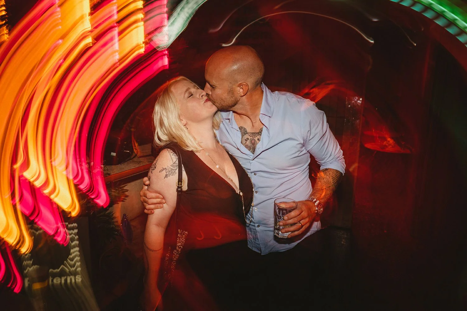  Laura and Alex from Inbetween Days photography got married in Brighton in 2021. They got ready in the Grand Hotel Brighton with a same-sex wedding ceremony in Brighton Town Hall.  A dinner with close friends in Med Brighton was followed by a LOT of 