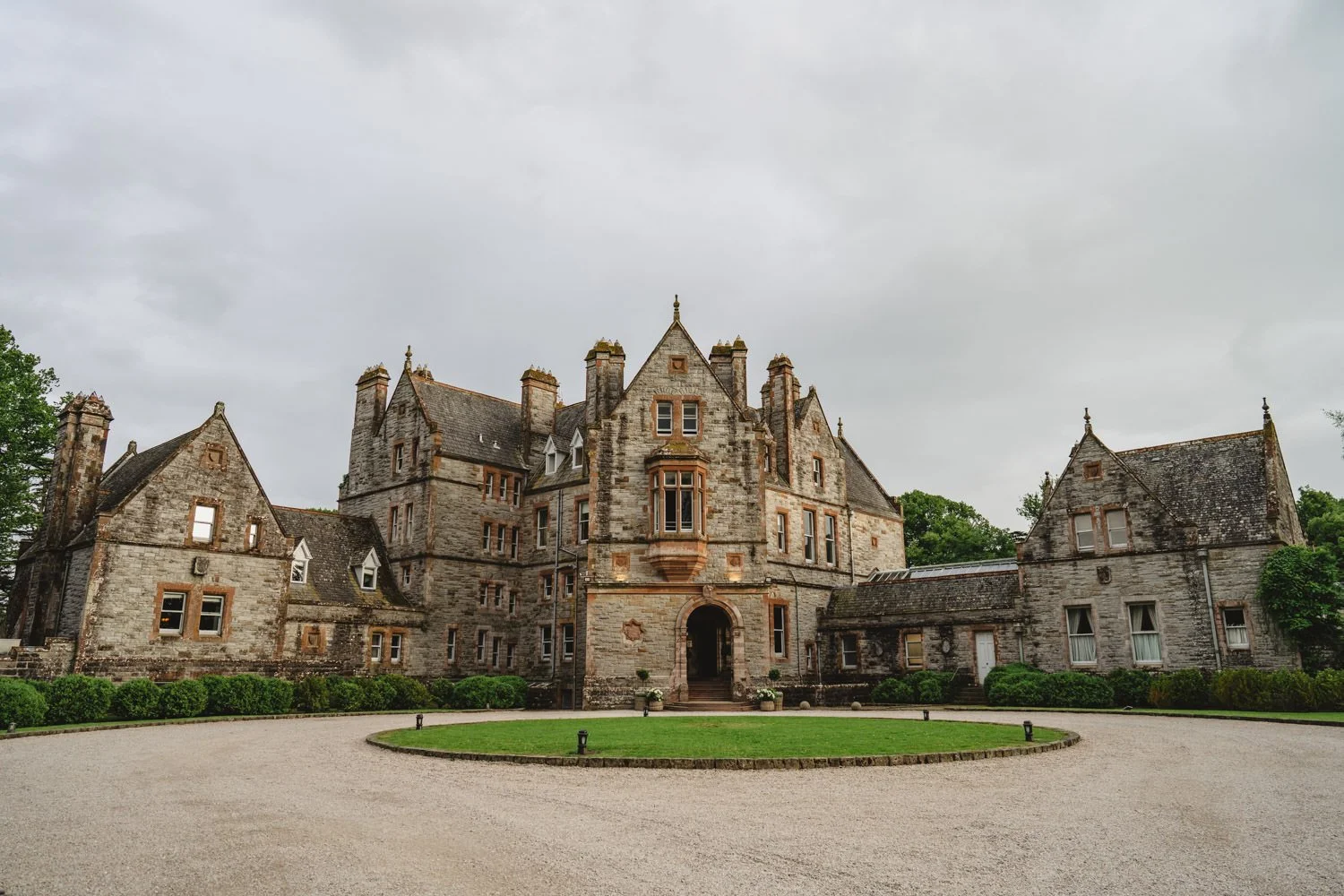 Beth Bradley and Colm Hicks wedding in the Sacred Heart Church in Omagh with wedding reception in Castle Leslie Estate in Glaslough, Monaghan.  Entertainment by Jazz Gazette and The Rare Aul Stuff 
