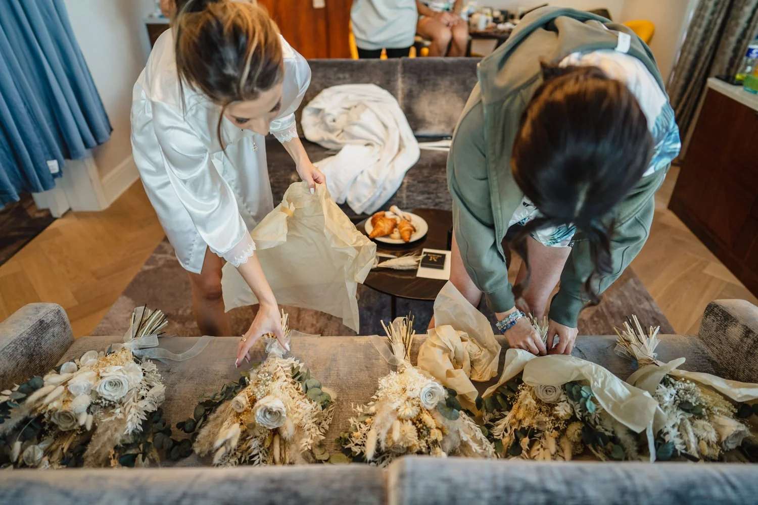  Laura and Matthews wedding in the Muddler’s Club restaurant in Belfast’s Cathedral Quarter. The couple got ready in the Hilton hotel before heading to St.Malachy’s church for their ceremony. Afterwards, we took photos around Cathedral Quarter before