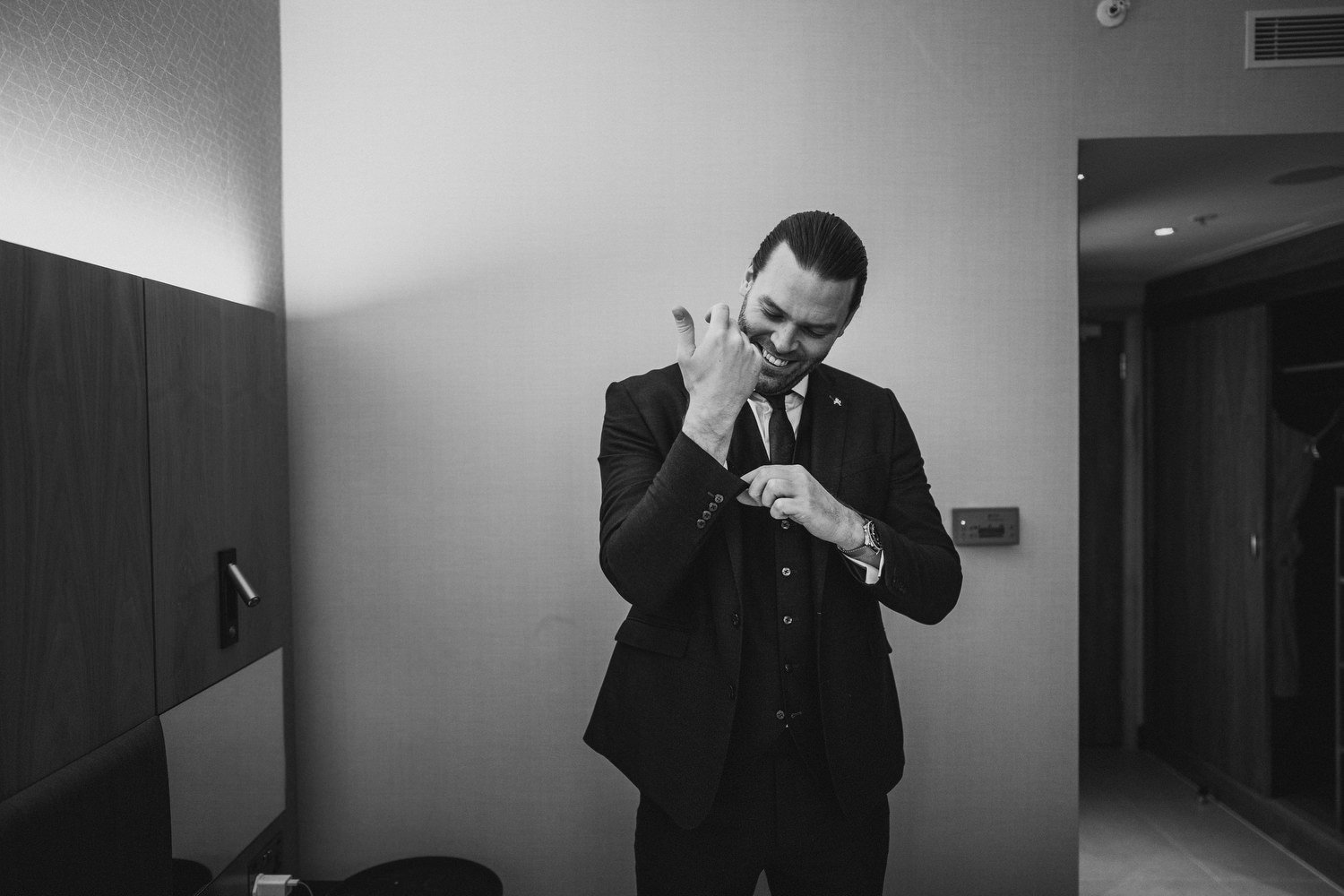  Laura and Matthews wedding in the Muddler’s Club restaurant in Belfast’s Cathedral Quarter. The couple got ready in the Hilton hotel before heading to St.Malachy’s church for their ceremony. Afterwards, we took photos around Cathedral Quarter before