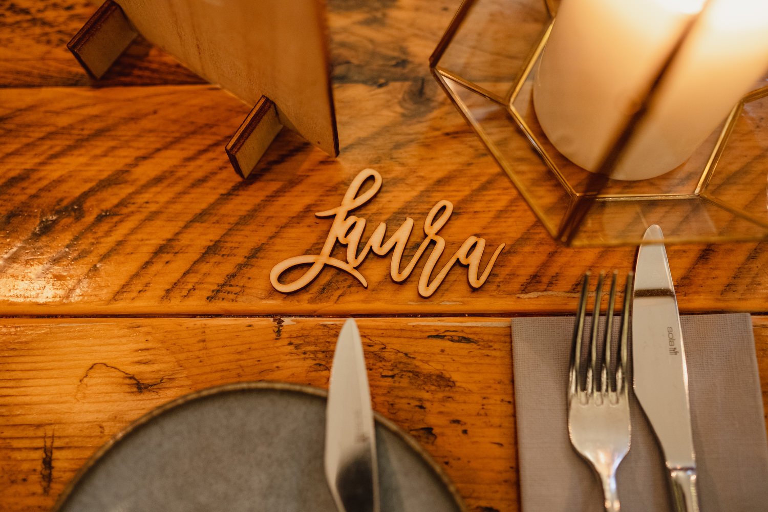  Laura and Matthews wedding in the Muddler’s Club restaurant in Belfast’s Cathedral Quarter. The couple got ready in the Hilton hotel before heading to St.Malachy’s church for their ceremony. Afterwards, we took photos around Cathedral Quarter before