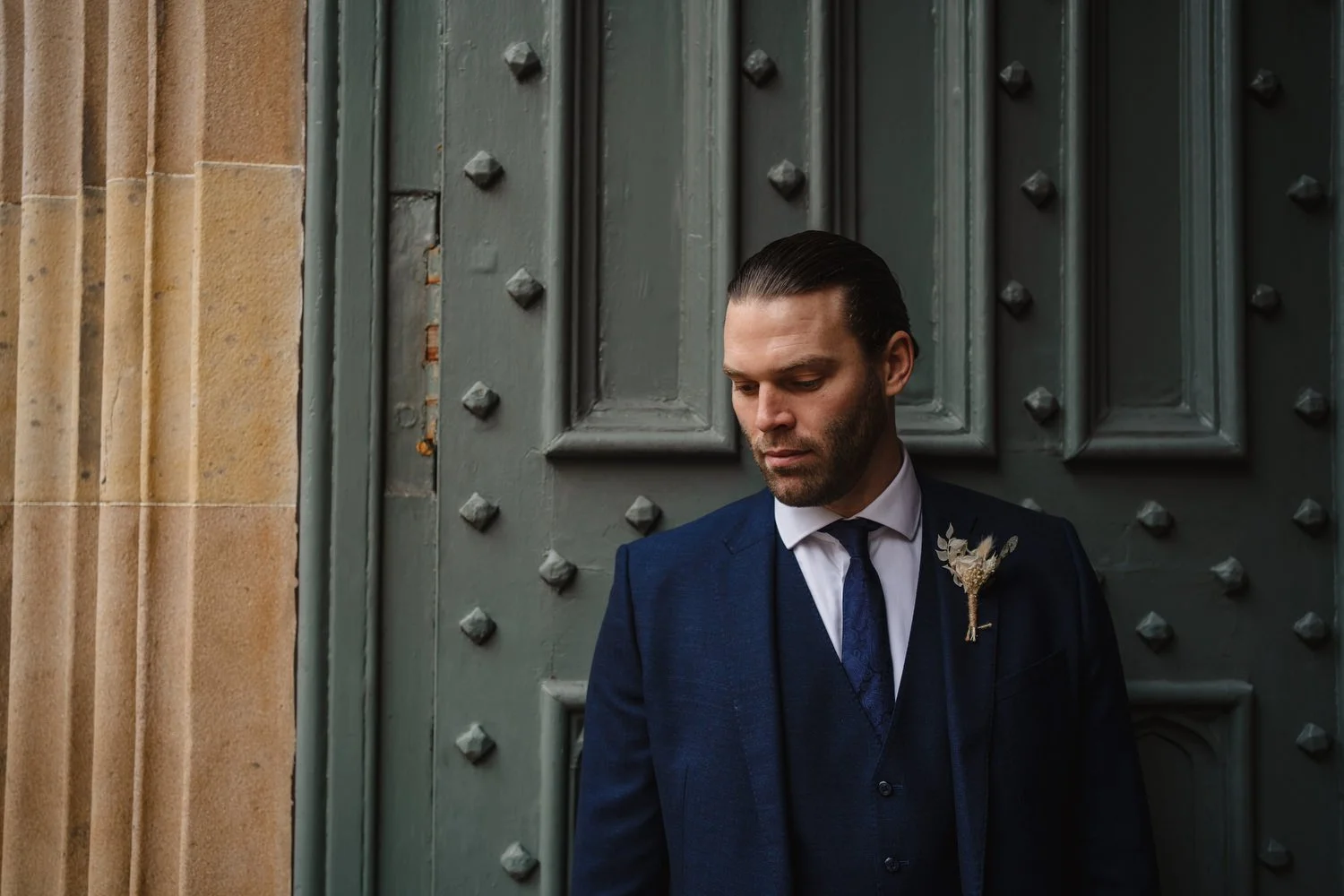  Laura and Matthews wedding in the Muddler’s Club restaurant in Belfast’s Cathedral Quarter. The couple got ready in the Hilton hotel before heading to St.Malachy’s church for their ceremony. Afterwards, we took photos around Cathedral Quarter before