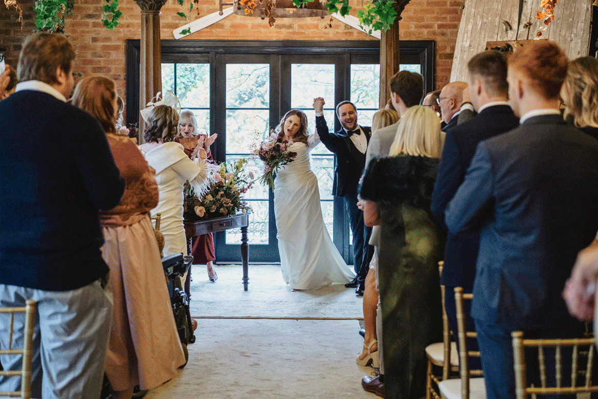 The Loft at The Rabbit Hotel Wedding Photos - Claire and Eddie 0023.GIF