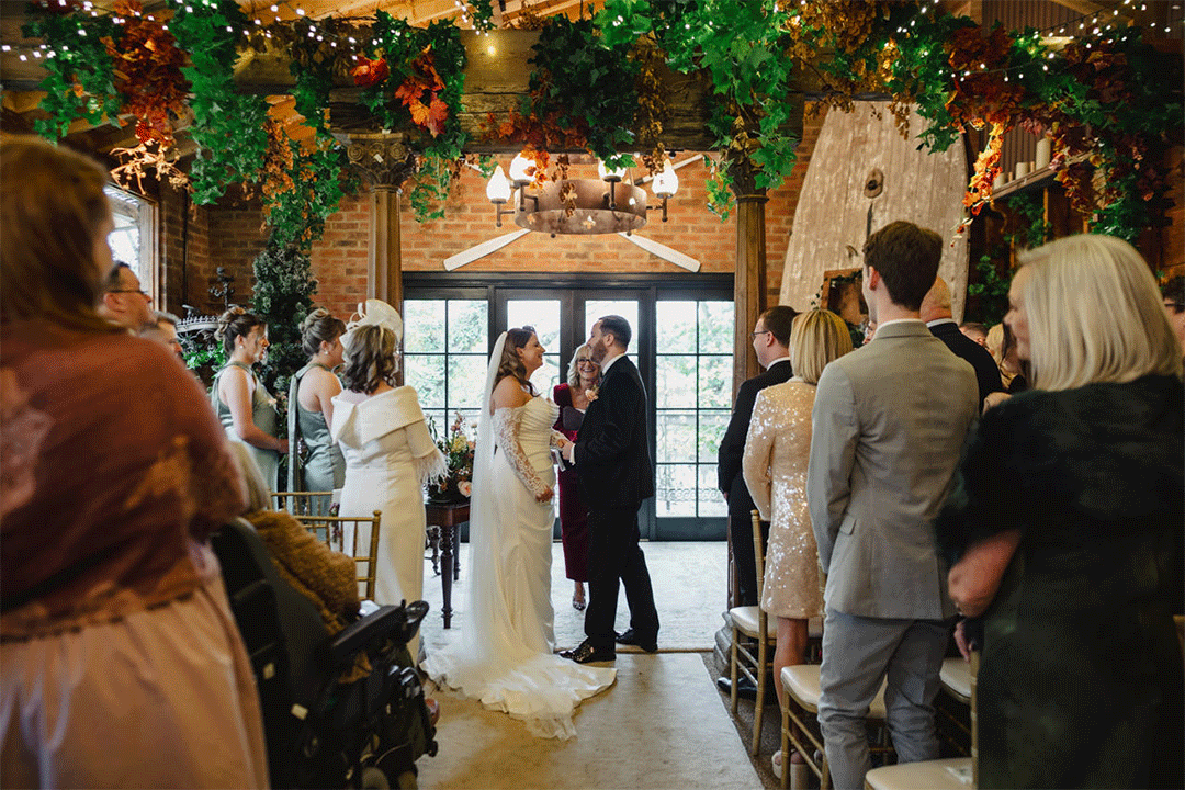 The Loft at The Rabbit Hotel Wedding Photos - Claire and Eddie 0021.GIF