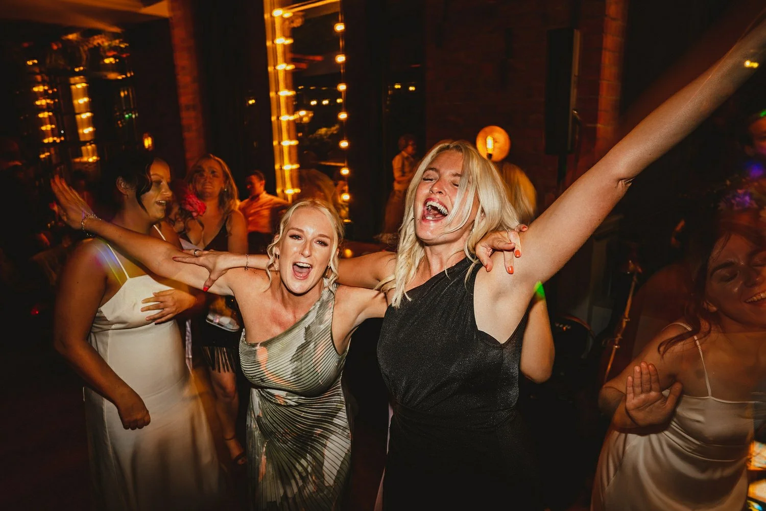 Cafe Parisien Belfast Wedding photos 162.JPG