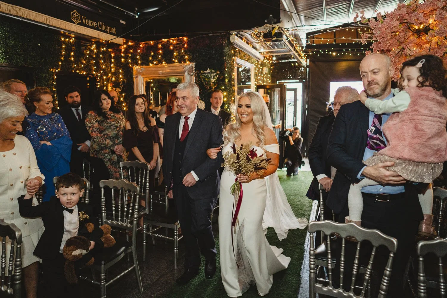  Louise and Peter’s gorgeous wedding photos in The Treehouse at AMPM. After morning prep in Omagh, we headed to Belfast for their humanist ceremony in AMPM, followed by photos around City Hall in Belfast.  